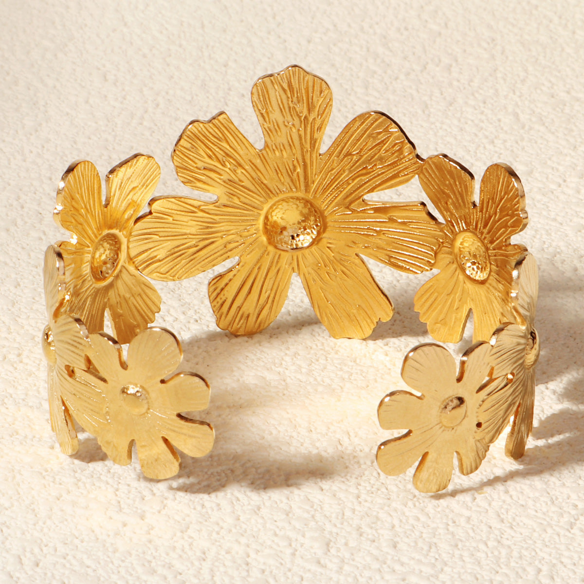 Miallo New Arrival Stainless Steel 18k Gold Plated Bangles Women Creative Fashion Sunflower Hand Jewelry BS-J5553G