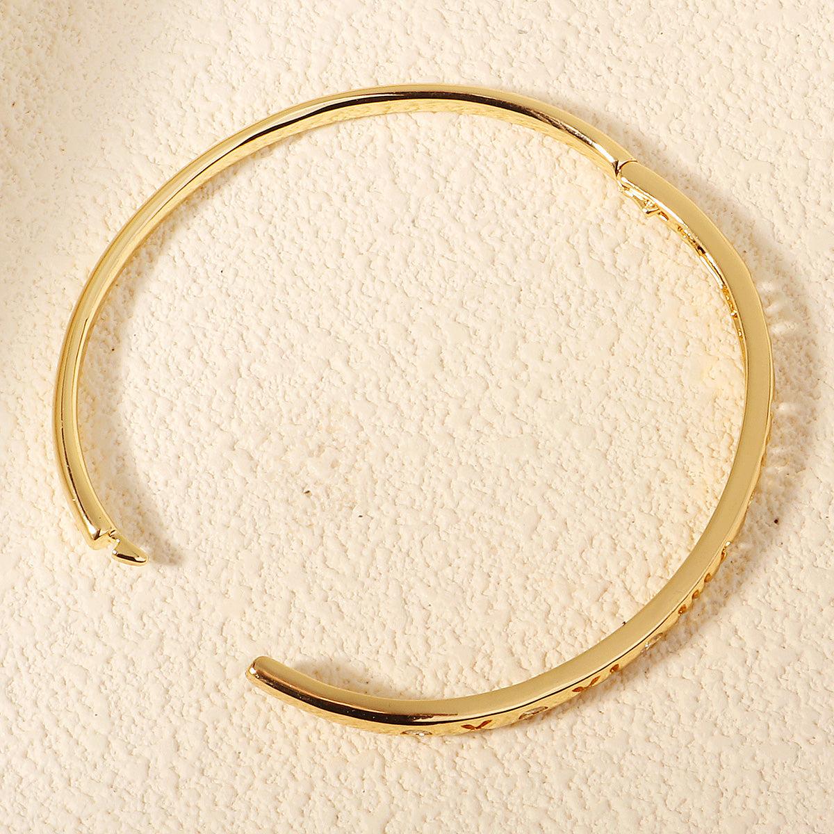 Miallo Vintage Hollowed-out Copper inlaid with Cubic Zircon Roman numerals Bangle Daily Accessories BS-J5529G