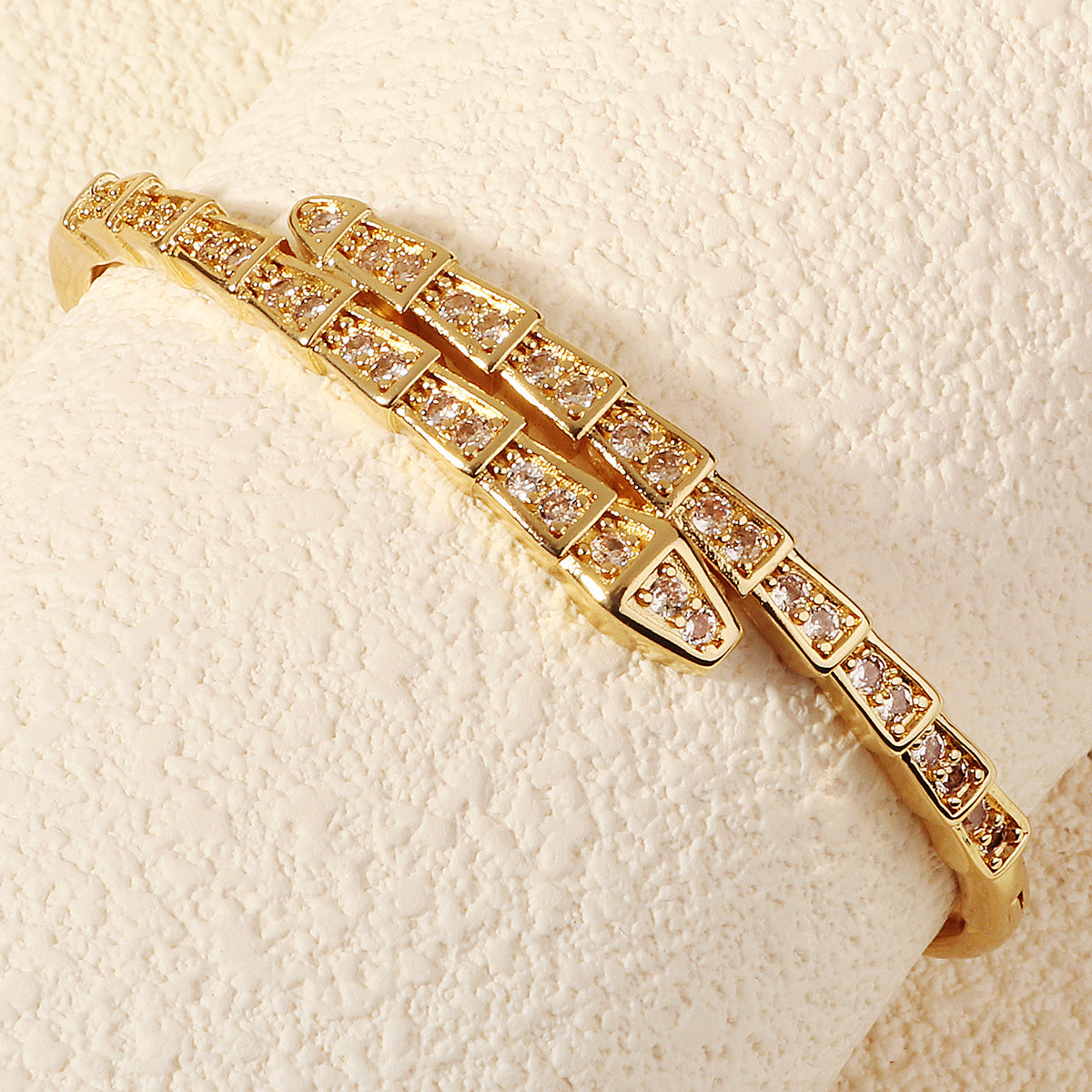 Miallo Unique Snake-Shaped Inlaid With Cubic Zircon Bangle Fashion Daily Accessories BS-J5537G