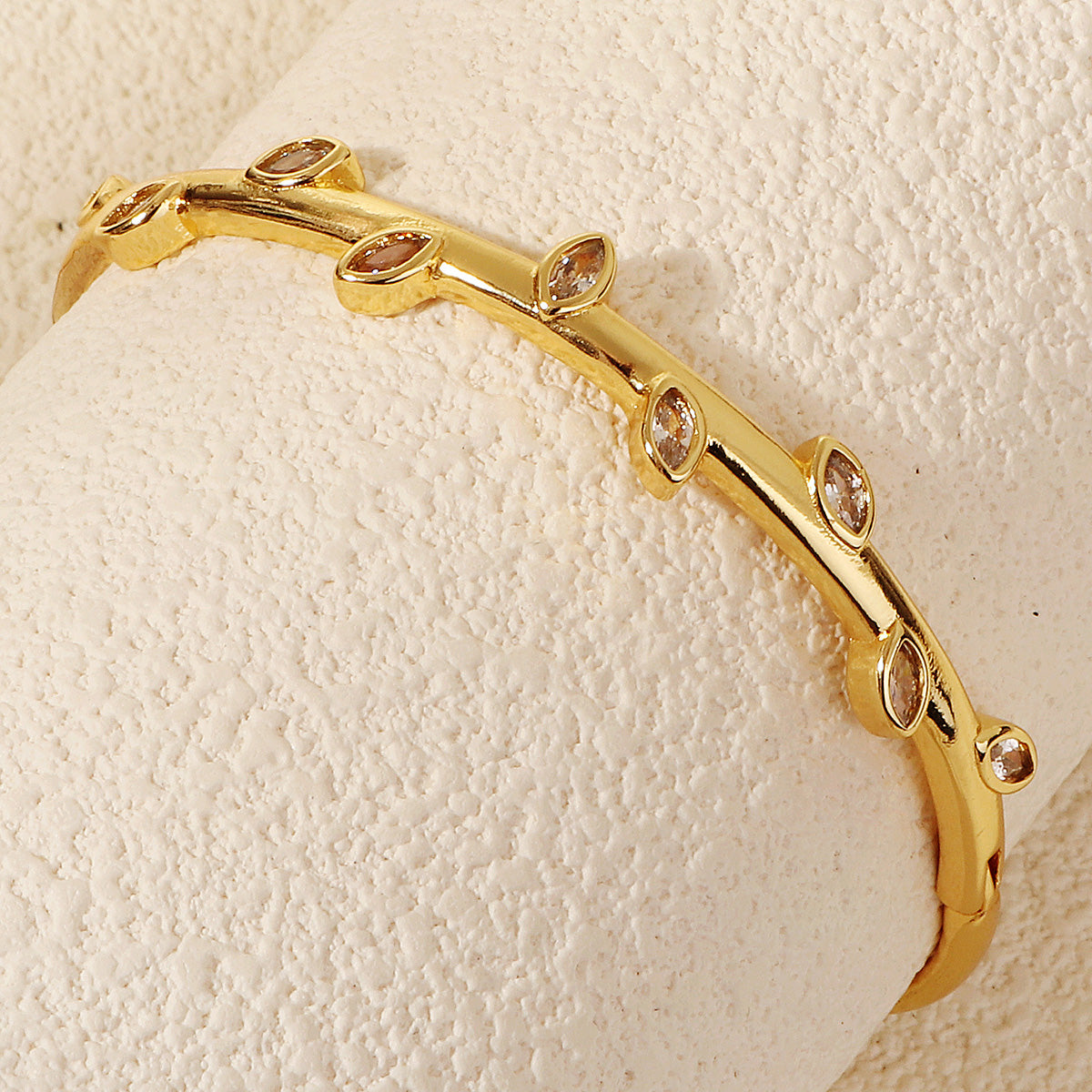 Miallo Minimalist Stylish Copper Inlaid With Cubic Zircon Bangle Shiny Wedding Bride Bracelet For Women BS-J5548G