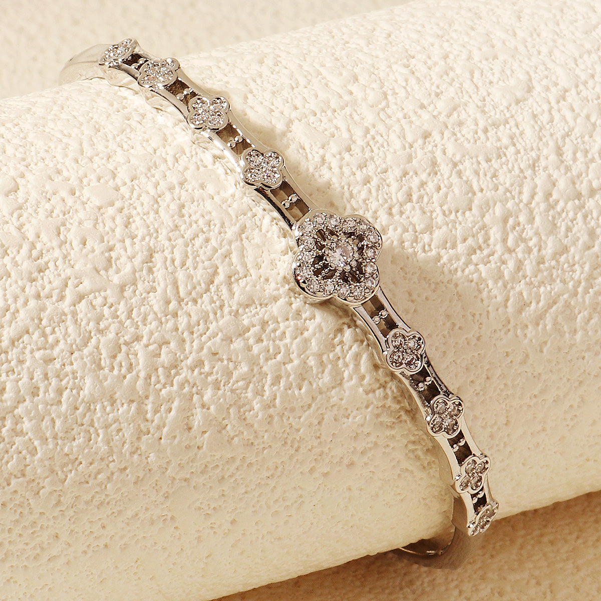 Miallo Exquisite Full-Zircon-Inlaid Flower Bracelet Stylish Trendy Bangle for Women Light Luxury Versatile Jewelry BS-J5576