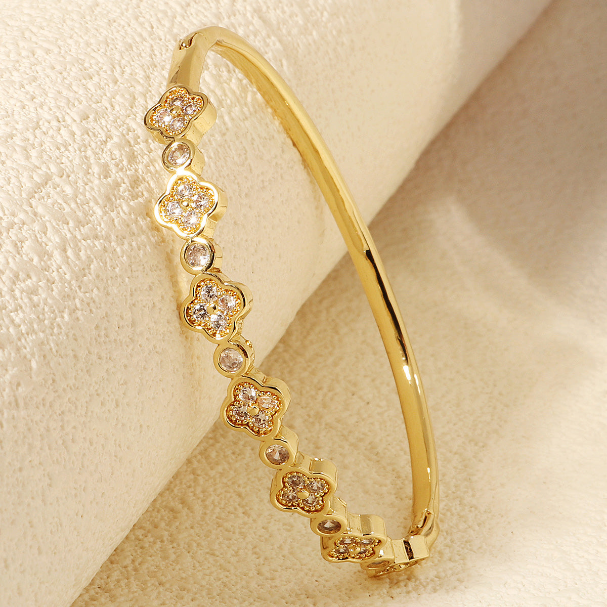 Miallo Fashion Trendy Copper-Inlaid Zircon Flower Bracelet Light Luxury Versatile Bride's Jewelry Bracelet BS-J5577G