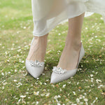 Load image into Gallery viewer, Miallo Elegant Retro Floral Rhinestone Shoe Buckles Bridal Wedding Shoe Accessories Detachable High-Heel Shoe Clips SC-J050
