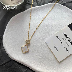 [miallo] Necklace N42 White Fritillary Clover Necklace