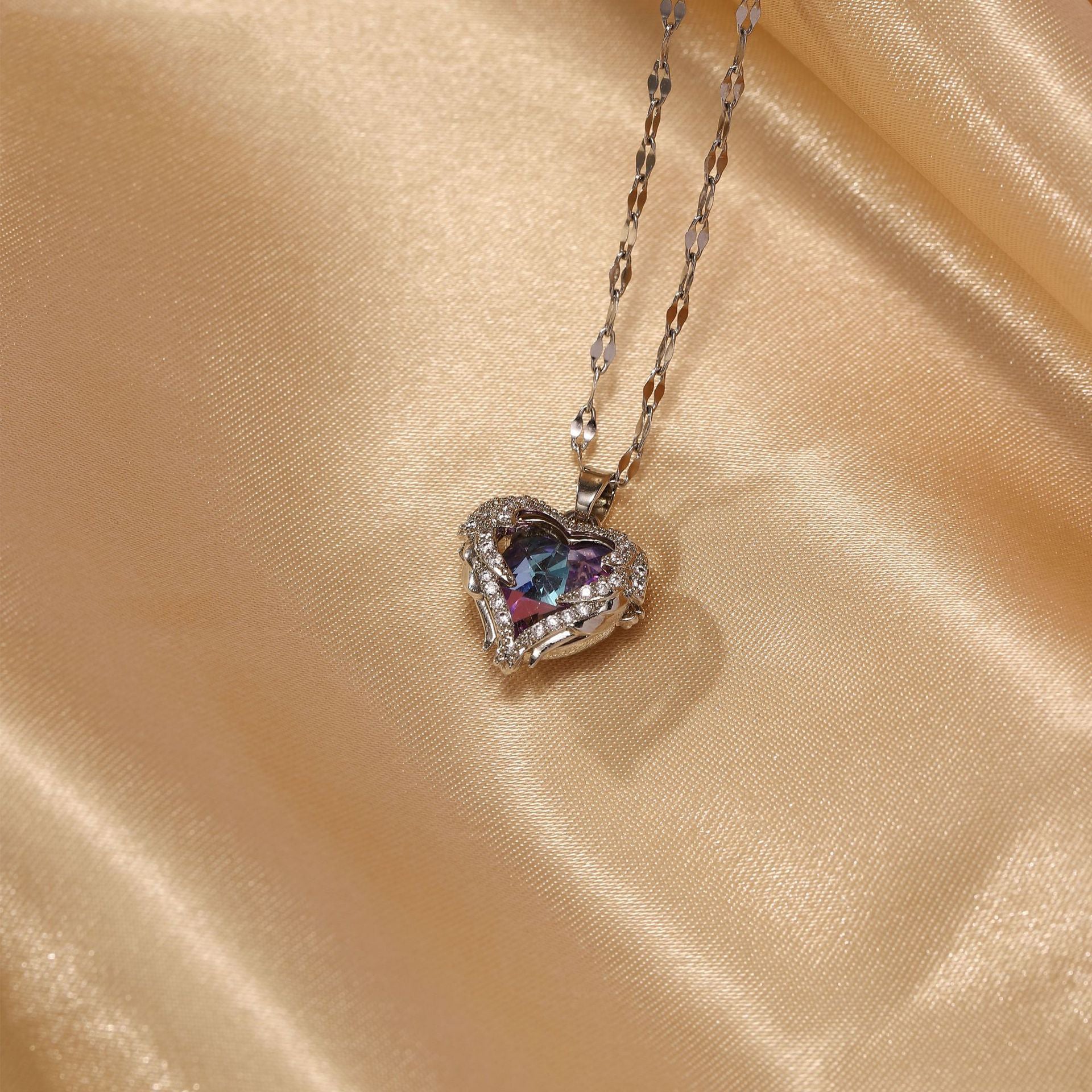 [miallo] Necklace N44 Love Shaped Crystal Necklace